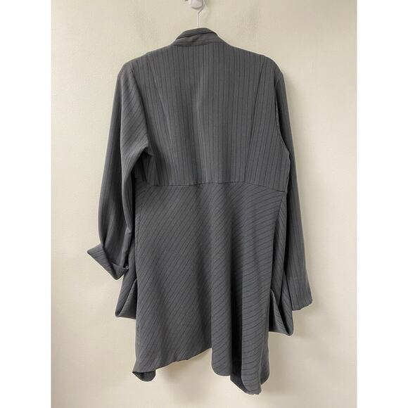 Grey and Black knee legnth button up duster with matching waist tie - Picture 2 of 2